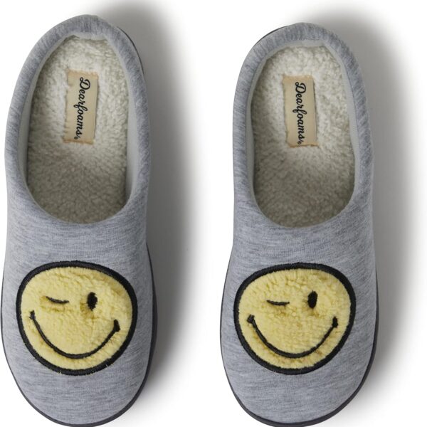 695a4860c9c370b80efc046878fb01674c183bd449d3787b746c8.jpg Smile Icon House Slippers with Memory Foam for Comfort and Coziness